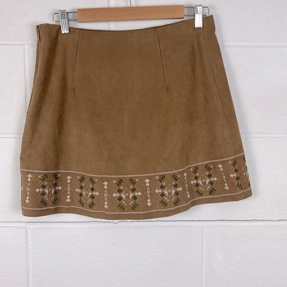 Abercrombie & Fitch tan faux suede mini skirt - Picture 3 of 7